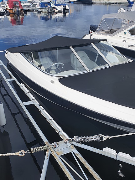 Bayliner Bowrider 2 of 5