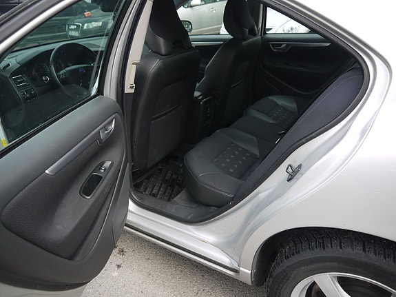 Volvo S60 11 of 18