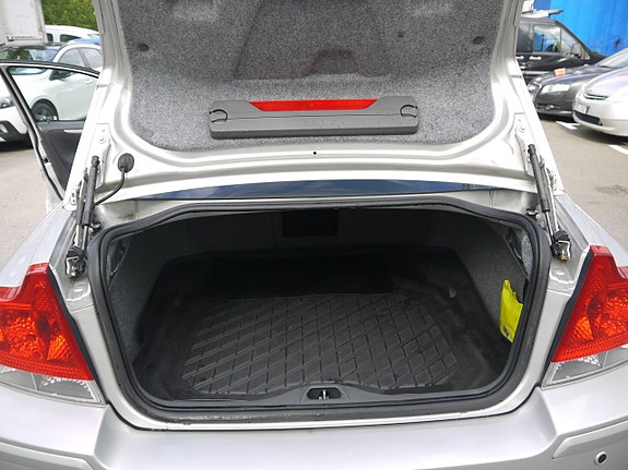 Volvo S60 12 of 18