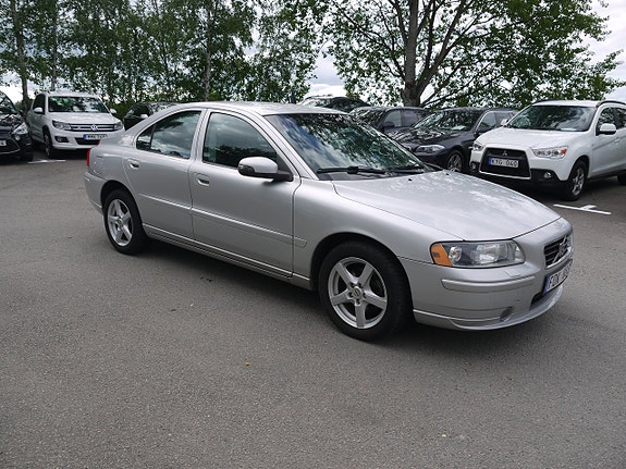 Volvo S60 3 of 5