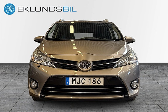 Toyota Verso 2 of 5