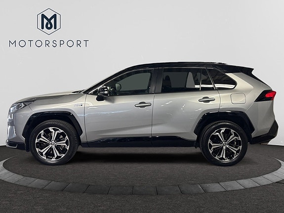 Toyota RAV4 4 of 23