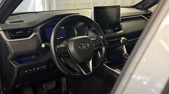 Toyota RAV4 13 of 23