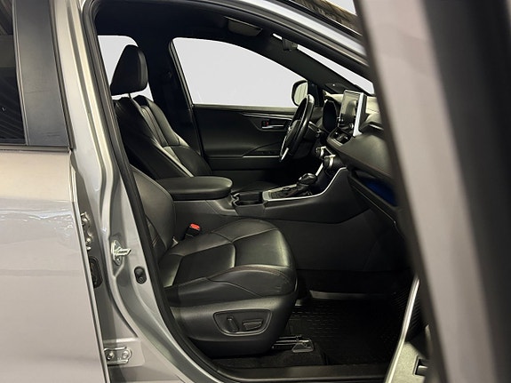 Toyota RAV4 21 of 23