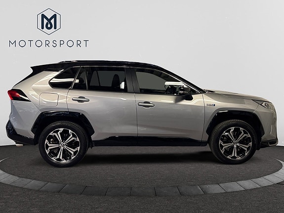 Toyota RAV4 9 of 23