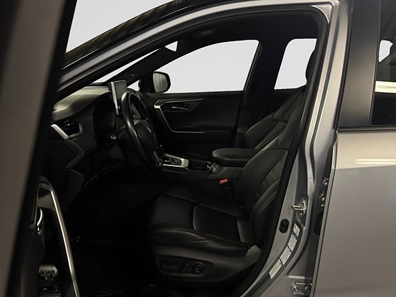 Toyota RAV4 11 of 23