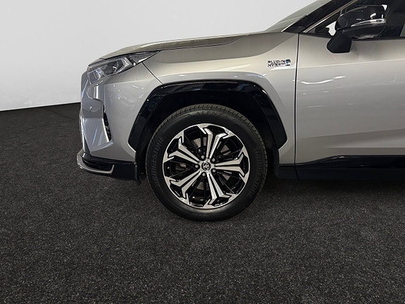 Toyota RAV4 5 of 23