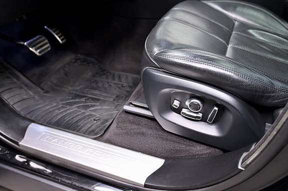 Land Rover Range Rover Sport 23 of 30