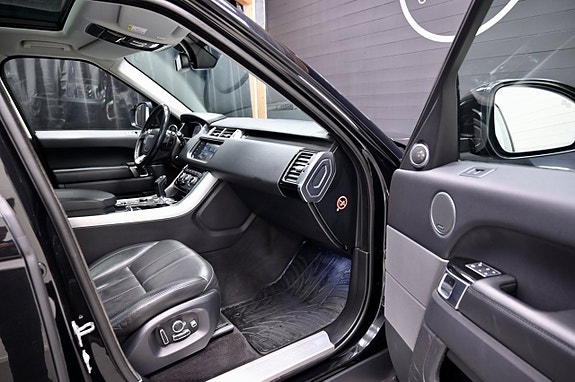 Land Rover Range Rover Sport 14 of 30