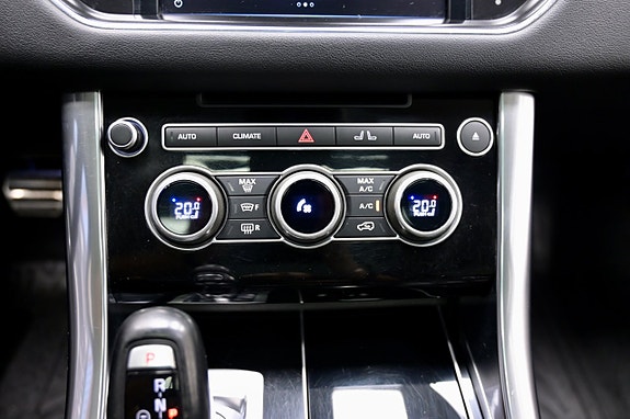 Land Rover Range Rover Sport 28 of 30