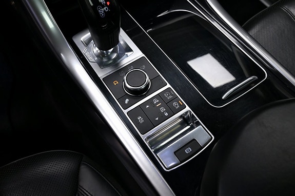 Land Rover Range Rover Sport 26 of 30