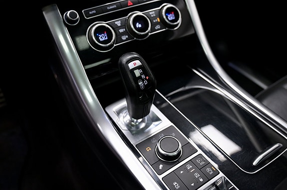 Land Rover Range Rover Sport 27 of 30