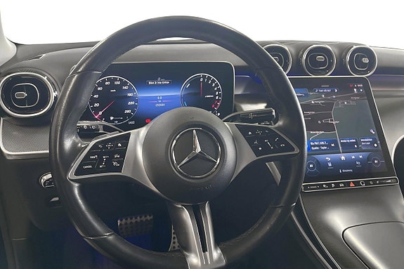 Mercedes-Benz GLC300 e 4 of 5