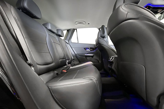 Mercedes-Benz GLC300 e 11 of 20