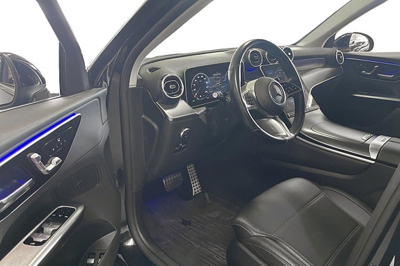 Mercedes-Benz GLC300 e 2 of 5