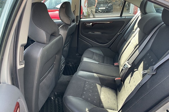 Volvo S60 12 of 13