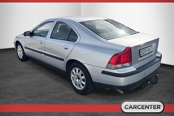 Volvo S60 4 of 5