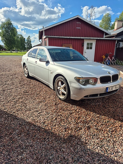 BMW 745i 2 of 3