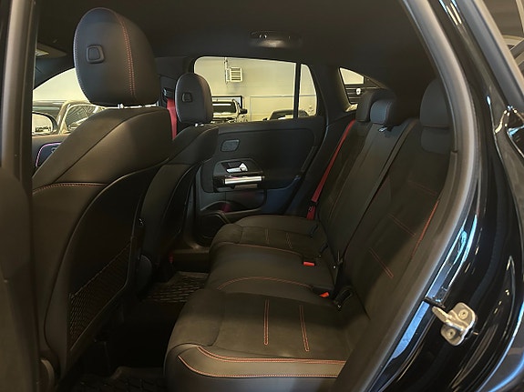 Mercedes-Benz GLA35 13 of 24