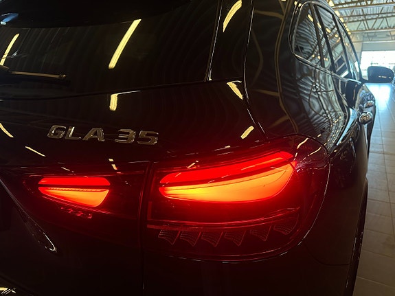 Mercedes-Benz GLA35 16 of 24
