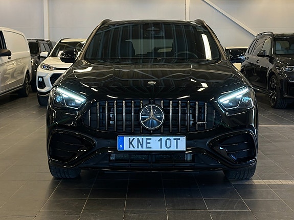 Mercedes-Benz GLA35 2 of 5