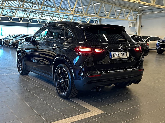 Mercedes-Benz GLA35 5 of 5
