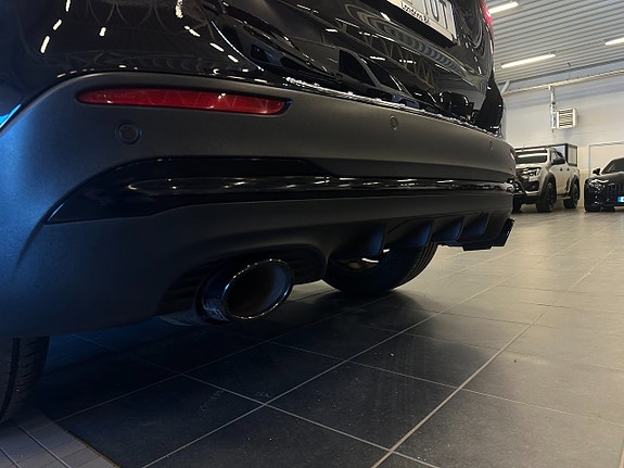 Mercedes-Benz GLA35 15 of 24