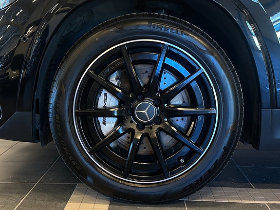 Mercedes-Benz GLA35 18 of 24