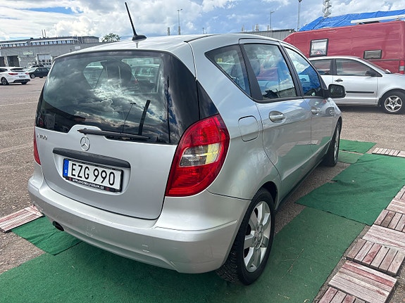Mercedes-Benz A160 3 of 5
