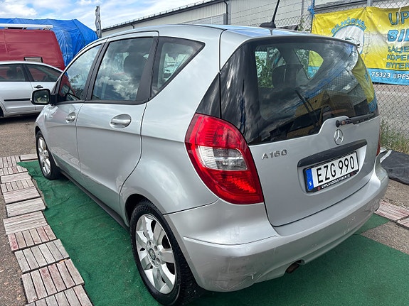 Mercedes-Benz A160 4 of 5