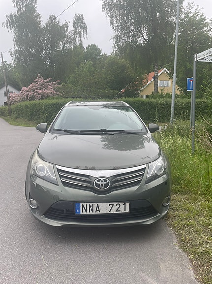 Toyota Avensis 3 of 4