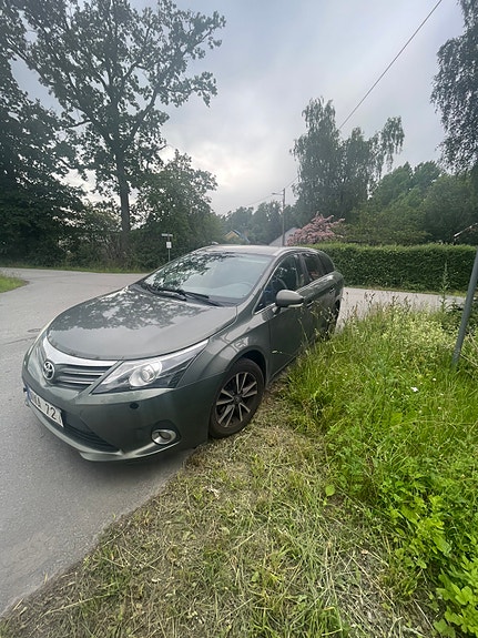 Toyota Avensis 4 of 4