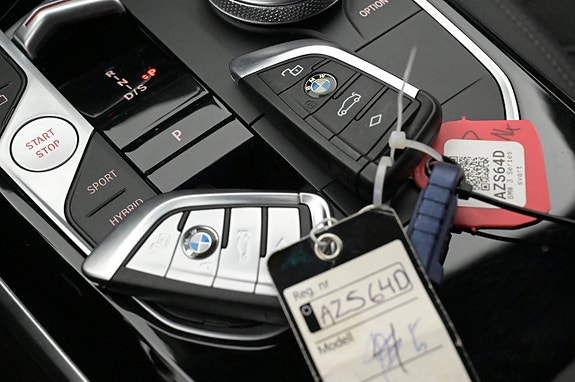 BMW 330e 23 of 27