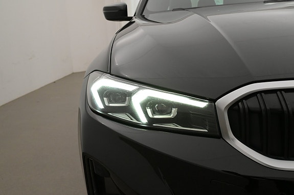 BMW 330e 27 of 27