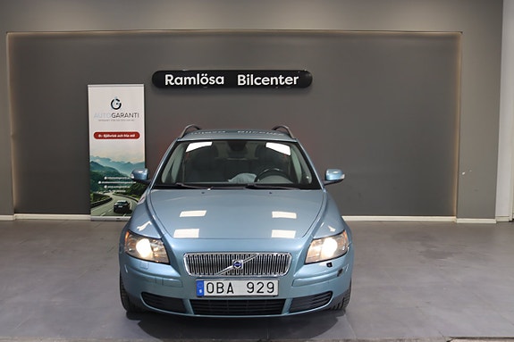 Volvo V50 3 of 6