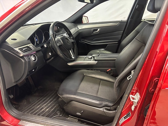 Mercedes-Benz E220 5 of 5