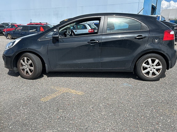 Kia Rio 2 of 5