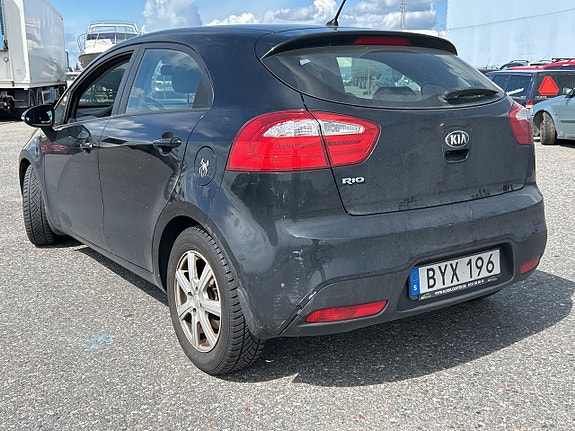 Kia Rio 3 of 5