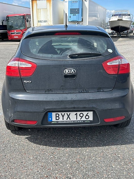 Kia Rio 4 of 5