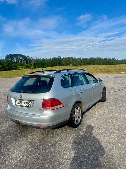 Volkswagen Golf V 4 of 5