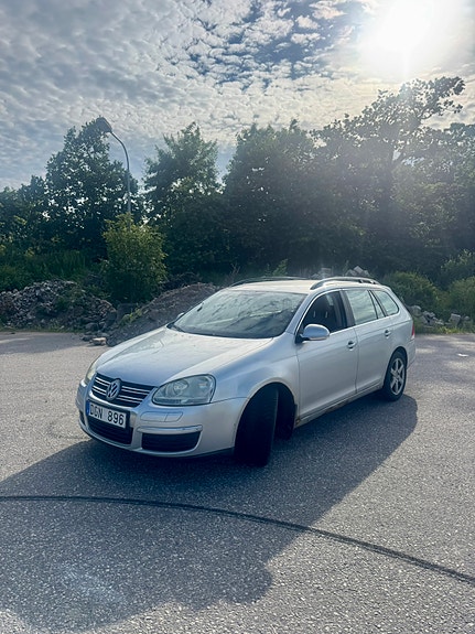 Volkswagen Golf V 2 of 5