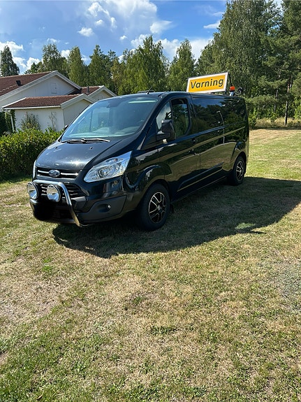 Ford Transit Custom 2 of 5