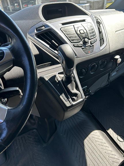 Ford Transit Custom 7 of 22