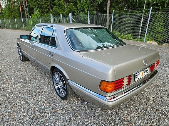 Mercedes-Benz 300 SE 4 of 9