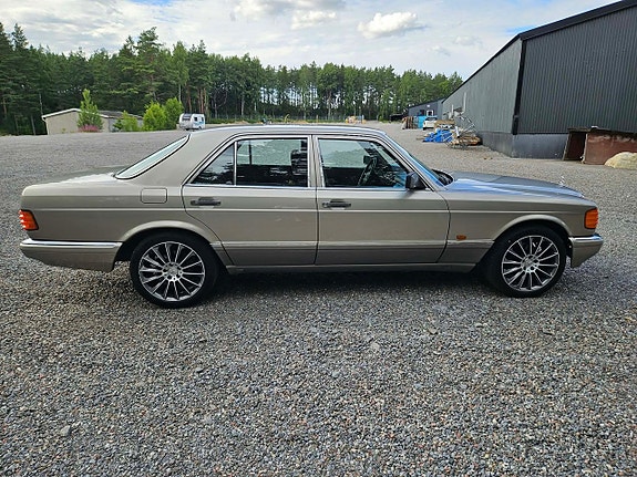 Mercedes-Benz 300 SE 5 of 9