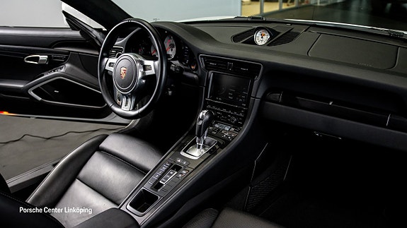 Porsche 911 Carrera 4 GTS 22 of 22