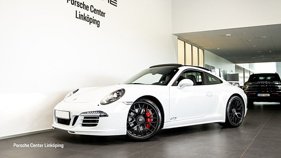 Porsche 911 Carrera 4 GTS 7 of 22