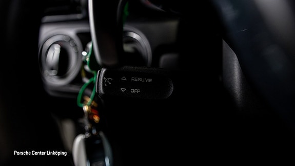 Porsche 911 Carrera 4 GTS 18 of 22
