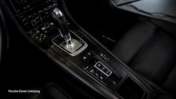 Porsche 911 Carrera 4 GTS 14 of 22