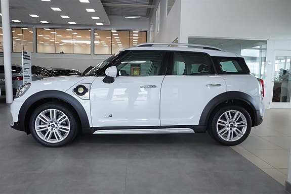 MINI Countryman Cooper SE 3 of 9